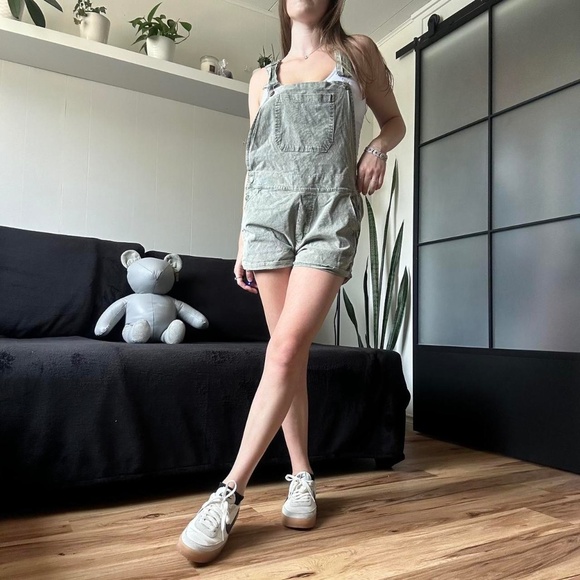 Green Overall Shorts - Picture 1 of 8